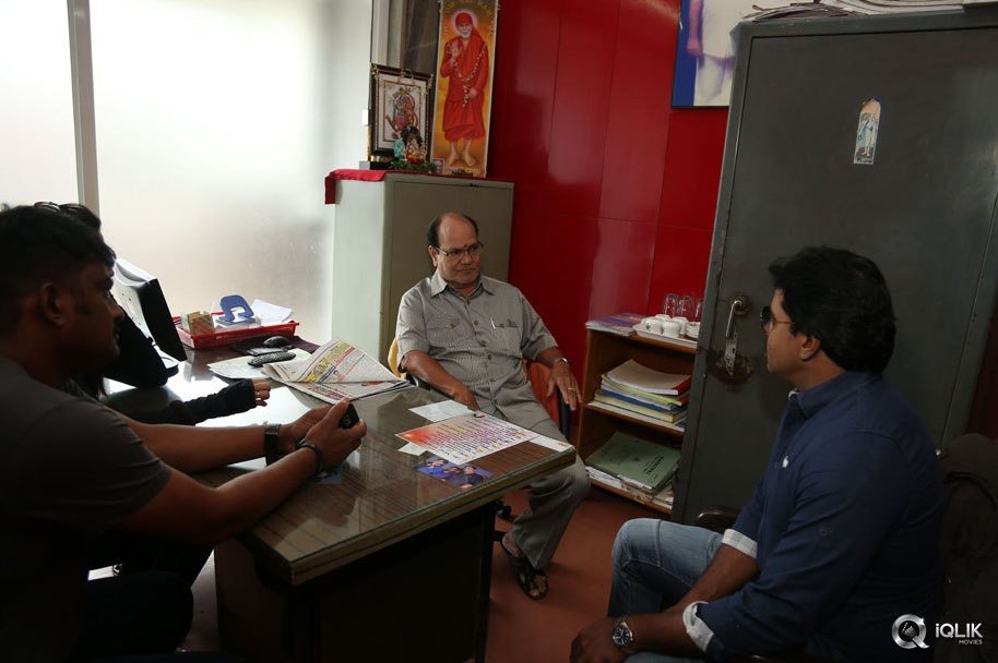 Jakkanna-Movie-Team-Visited-Hyderabad-Theaters